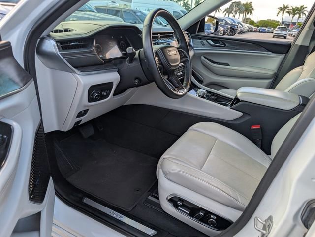 Used 2022 Jeep Grand Cherokee L Overland w/ Luxury Tech Group IV image 10