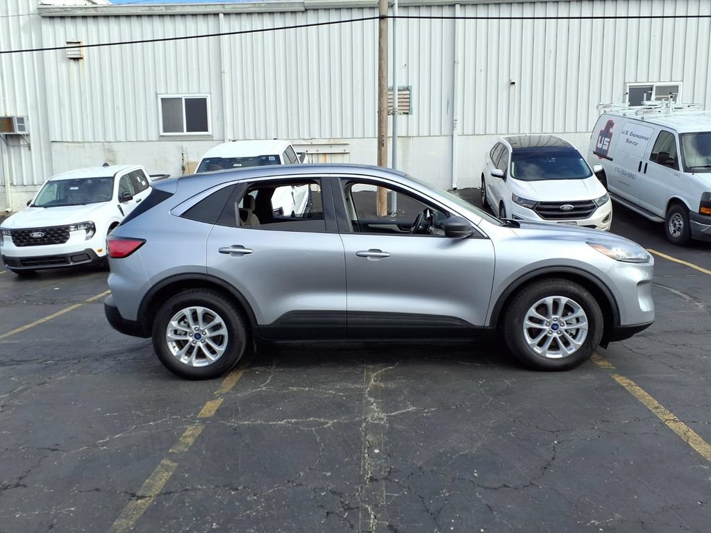 Certified 2022 Ford Escape SE w/ Convenience Package FWD image 2