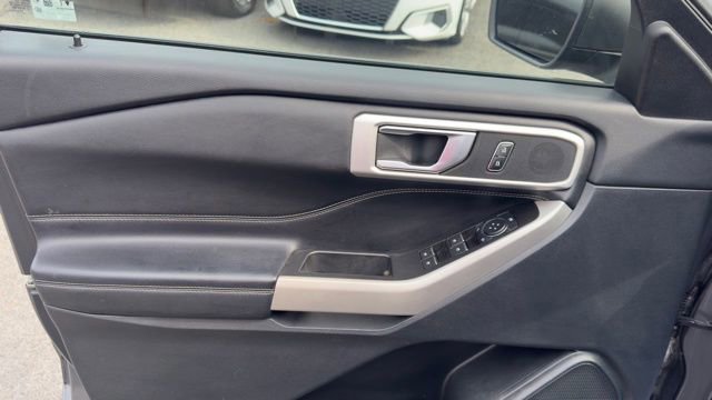 Certified 2022 Ford Explorer XLT w/ Equipment Group 202A image 10