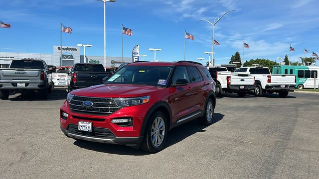 Certified 2024 Ford Explorer XLT w/ Equipment Group 202A image 8