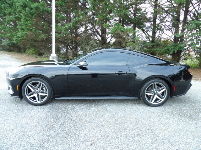 Certified 2026 Ford Mustang Premium RWD image 2