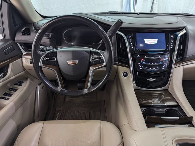 Used 2019 Cadillac Escalade Luxury AWD/4WD image 24