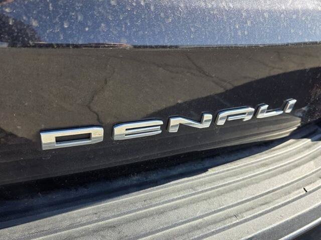 Used 2023 GMC Yukon Denali Ultimate AWD/4WD image 6
