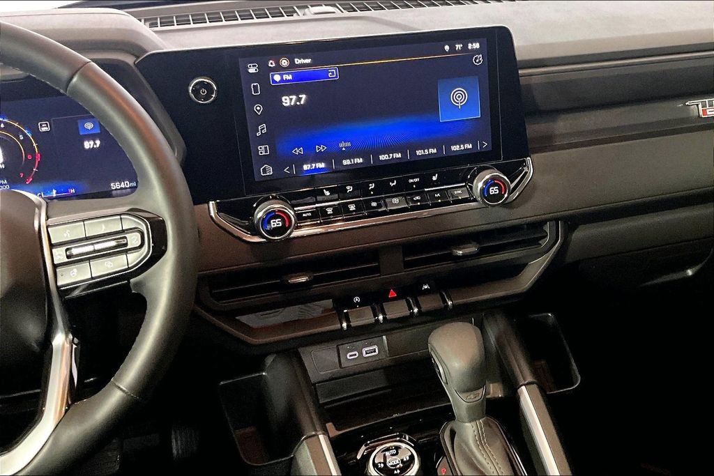 Used 2025 Chevrolet Colorado Trail Boss image 5