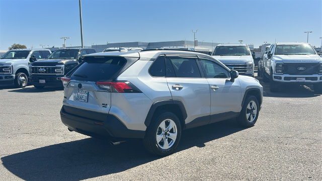 Used 2020 Toyota RAV4 XLE w/ All Weather Liner Package AWD/4WD image 3