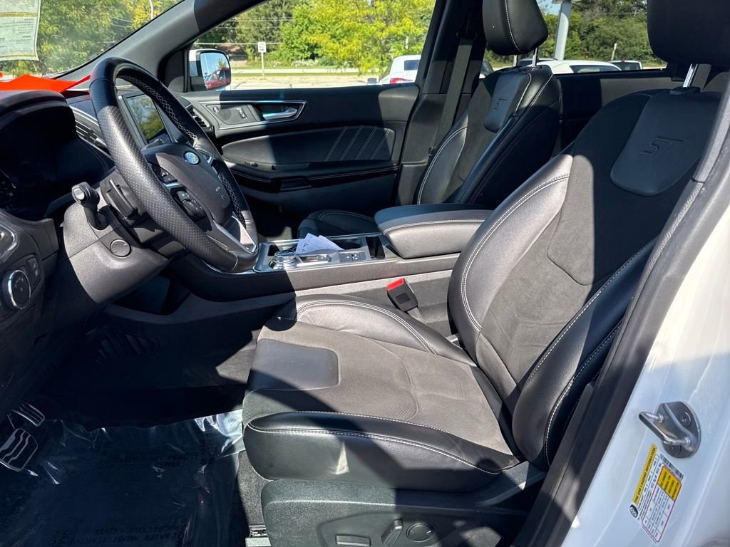 Certified 2022 Ford Edge ST w/ Equipment Group 401A image 16