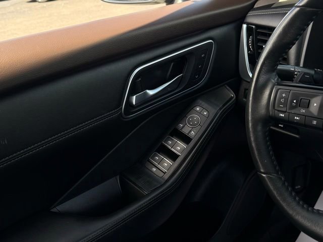 Used 2023 Nissan Rogue Platinum w/ Platinum Premium Package image 23