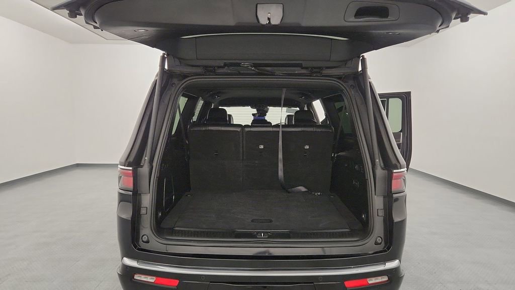 Used 2024 Jeep Wagoneer L Series II w/ Flexible Seating Group image 29