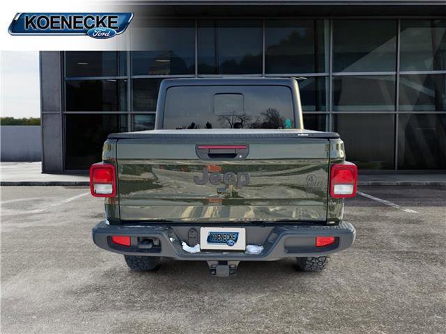 Used 2023 Jeep Gladiator Sport image 4