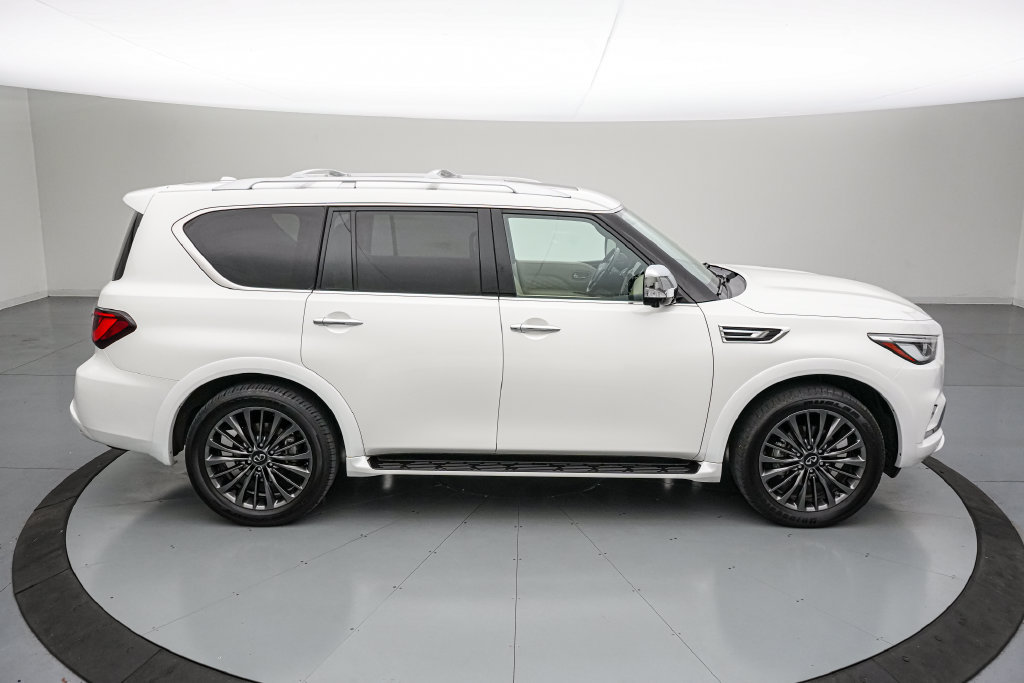 Used 2024 INFINITI QX80 Sensory w/ Cargo Package AWD/4WD image 3