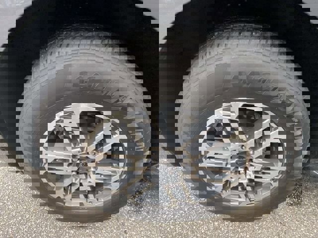 Certified 2025 Ford Expedition Active image 4