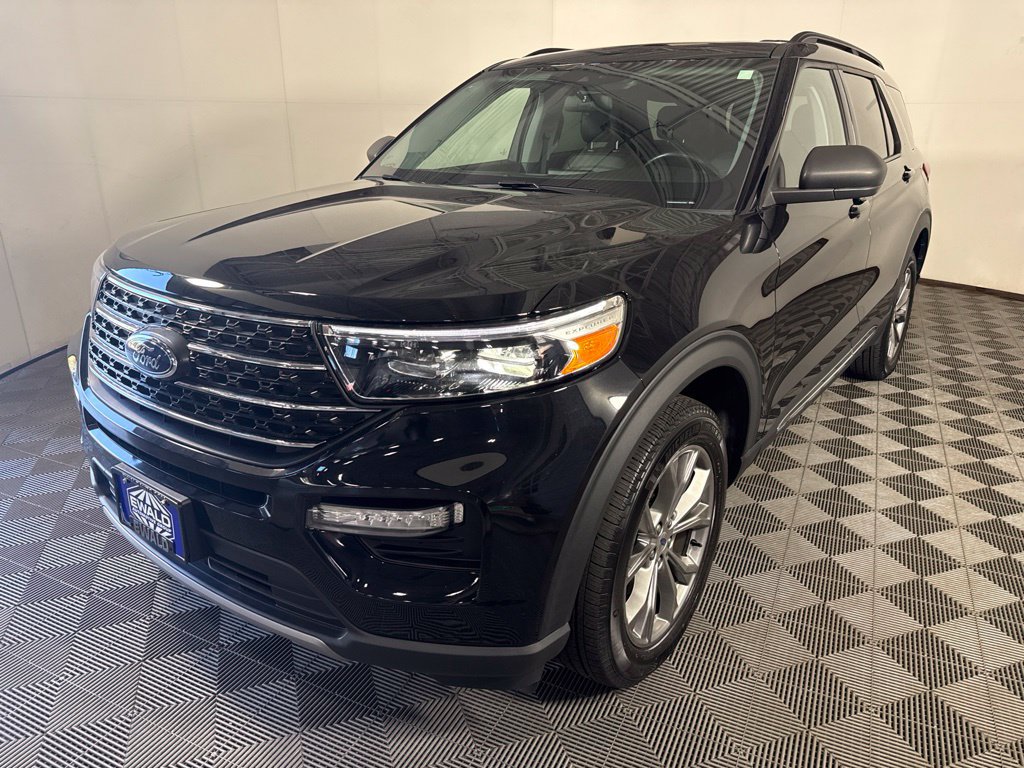 Certified 2023 Ford Explorer XLT w/ Equipment Group 202A AWD/4WD image 5