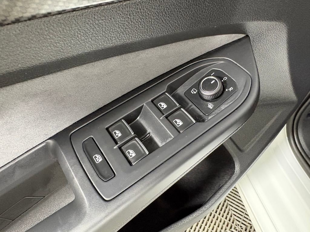 Used 2025 Volkswagen Golf R Black Edition AWD/4WD image 12