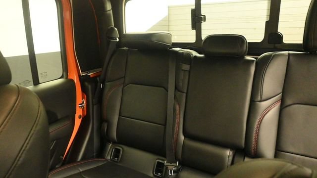 Used 2025 Jeep Gladiator Rubicon AWD/4WD image 24