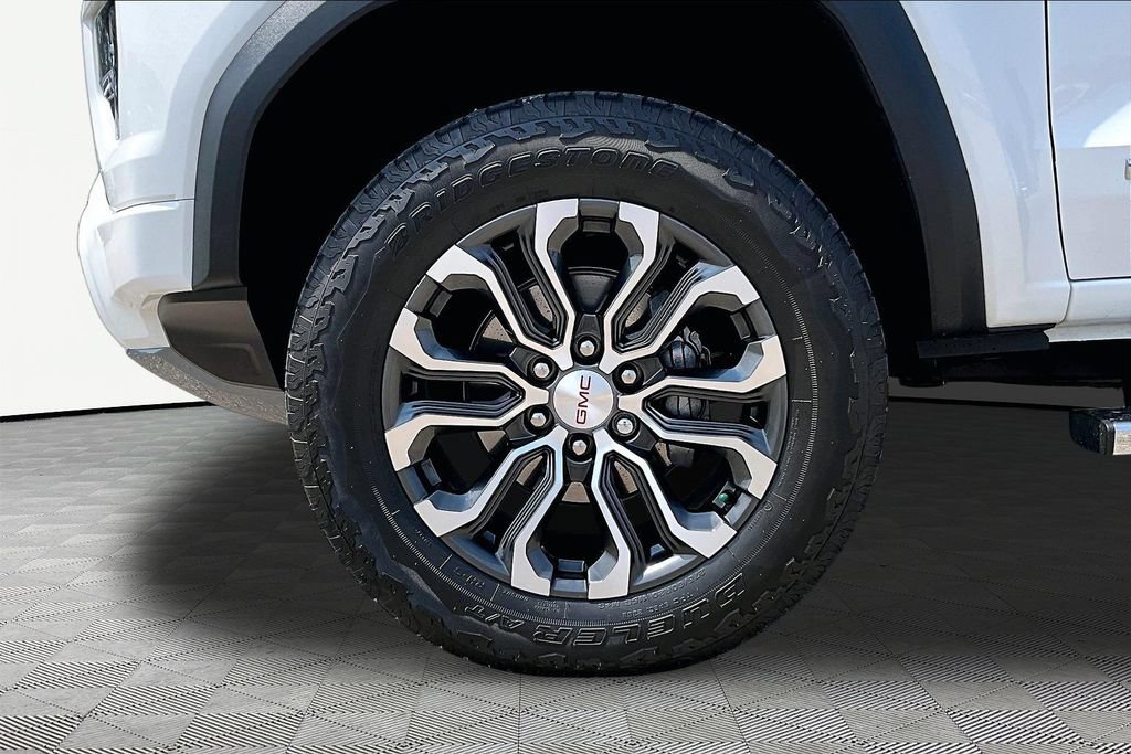 Used 2024 GMC Canyon Denali AWD/4WD image 9