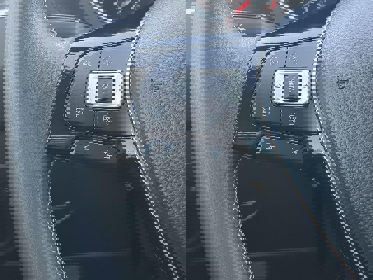 Used 2021 Volkswagen Tiguan SE image 22