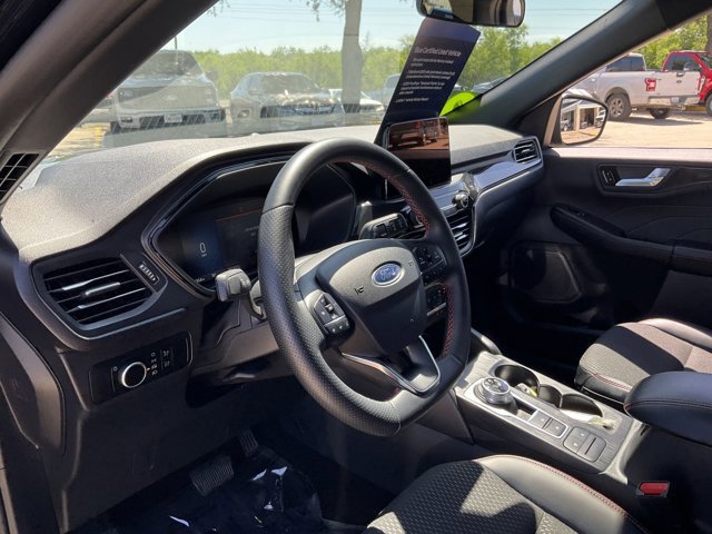 Certified 2025 Ford Escape ST-Line AWD/4WD image 6