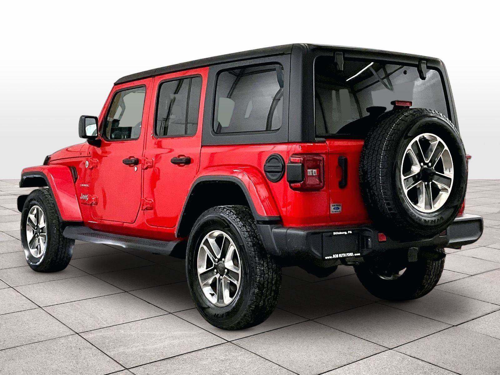 Used 2022 Jeep Wrangler Unlimited Sahara w/ LED Lighting Group AWD/4WD image 10