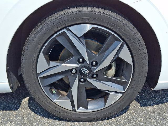 Used 2023 Hyundai Elantra SEL w/ Convenience Package FWD image 8
