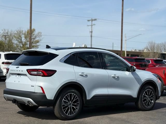 Certified 2026 Ford Escape SE w/ Class II Trailer Tow Package FWD image 44