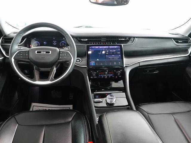 Used 2024 Jeep Grand Cherokee Limited AWD/4WD image 2