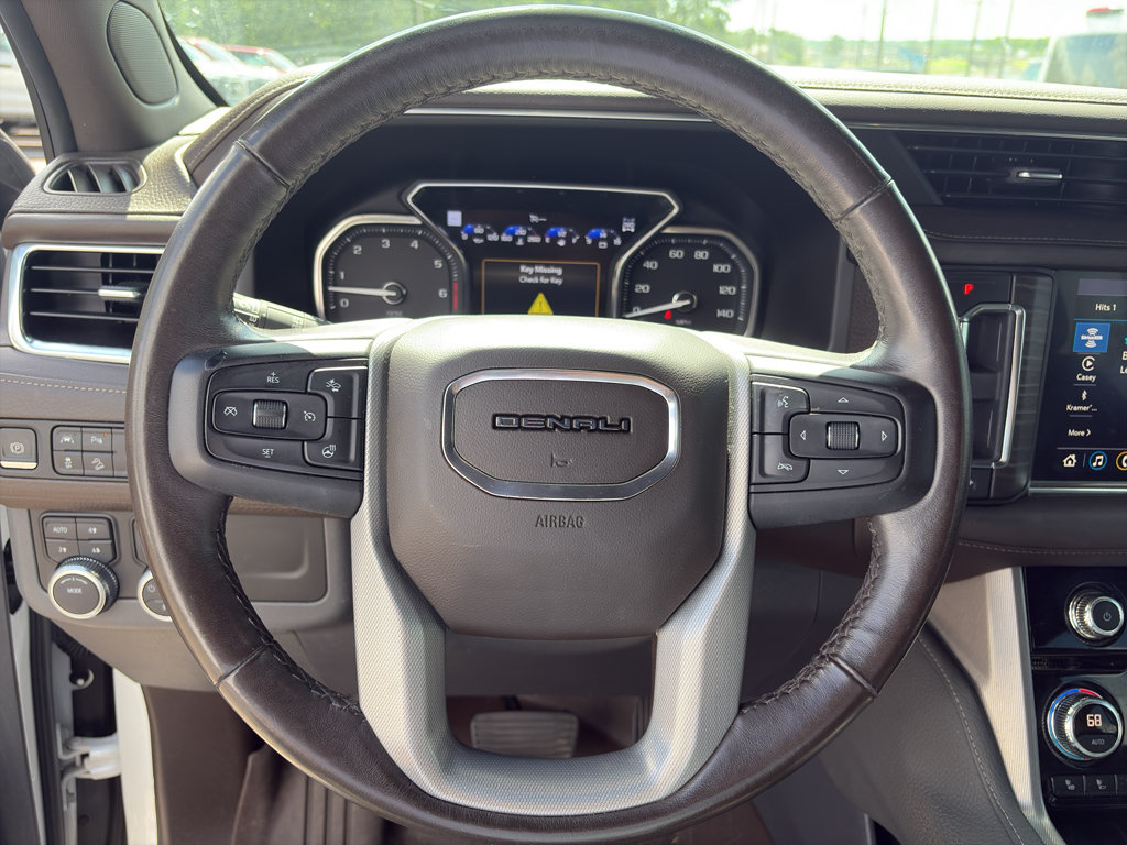 Used 2021 GMC Yukon XL Denali AWD/4WD image 6