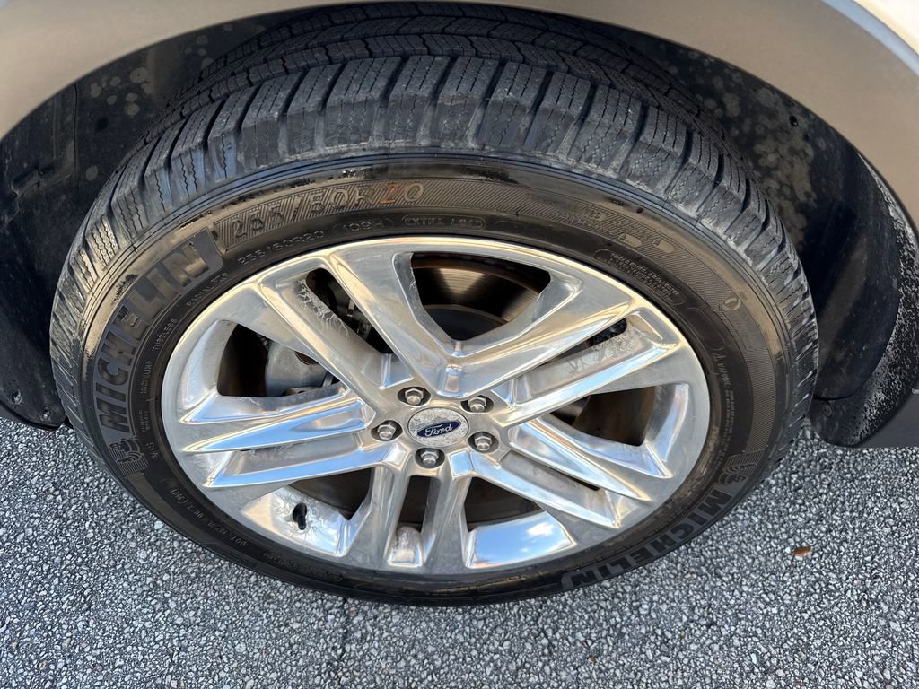 Certified 2017 Ford Explorer XLT w/ Equipment Group 202A image 13