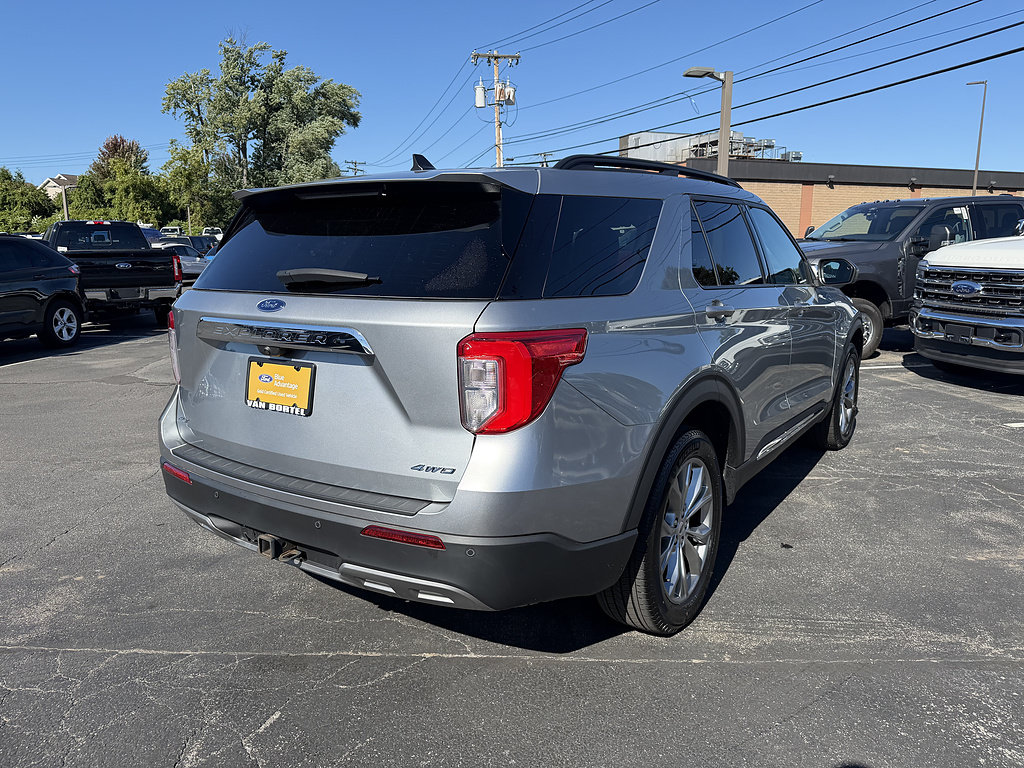 Certified 2023 Ford Explorer XLT w/ Equipment Group 202A AWD/4WD image 7