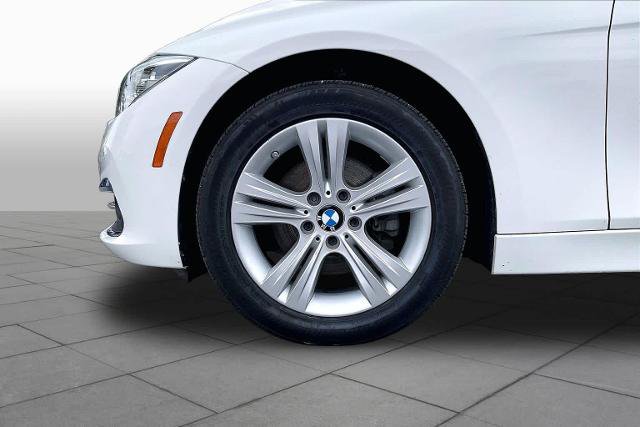 Used 2017 BMW 330i xDrive Sedan AWD/4WD image 10