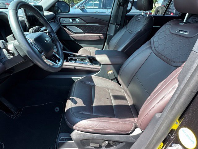 Certified 2025 Ford Explorer Platinum w/ Ultimate Package AWD/4WD image 10