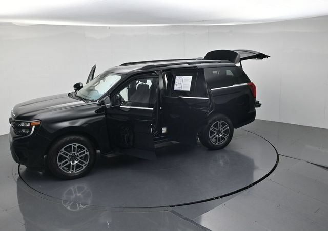 Certified 2025 Ford Expedition Active AWD/4WD image 67
