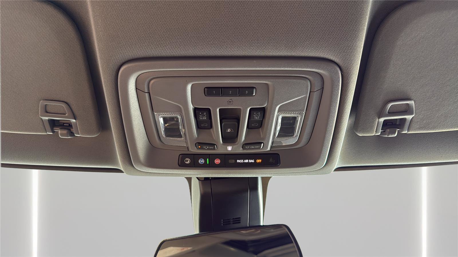 Used 2022 GMC Sierra 3500 Denali AWD/4WD image 29