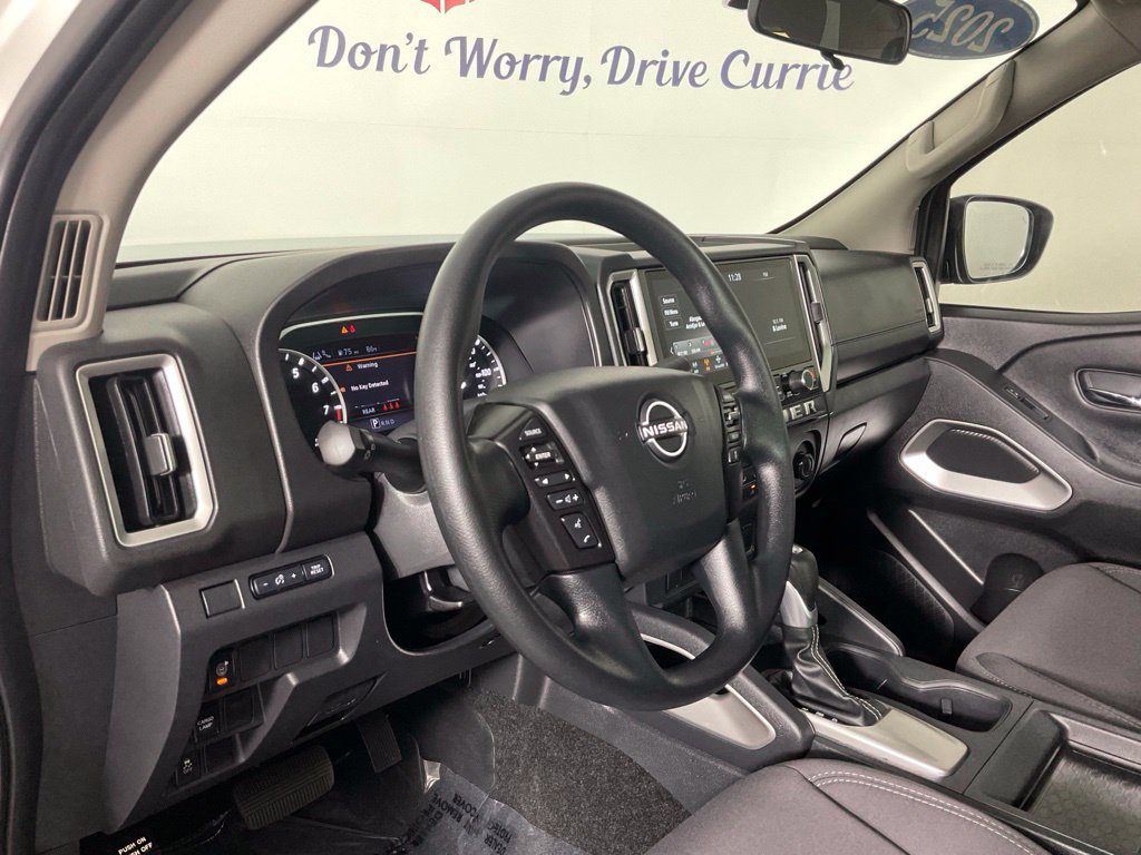Used 2025 Nissan Frontier SV RWD image 13