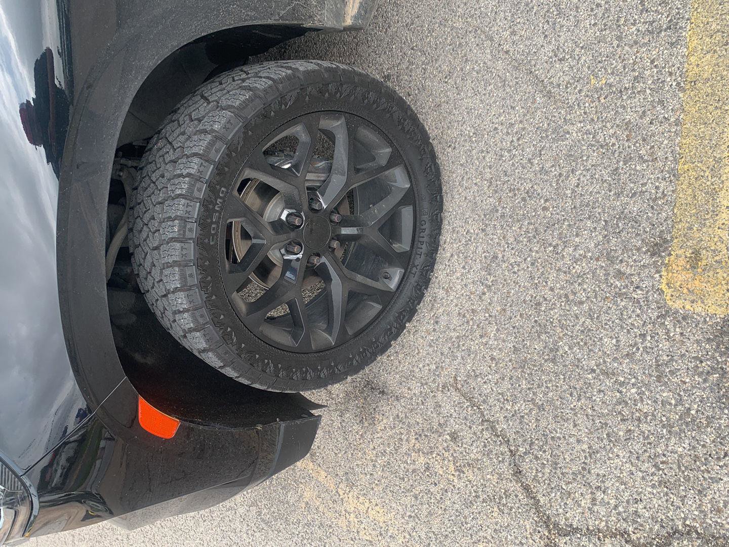 Used 2023 Chevrolet Tahoe Premier image 4