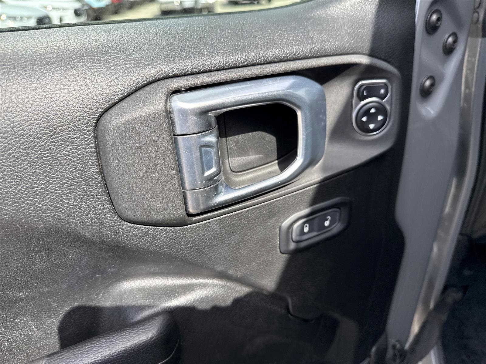 Used 2023 Jeep Wrangler Willys image 24