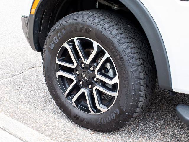 Certified 2025 Ford Ranger Lariat w/ FX4 Off-Road Package AWD/4WD image 5