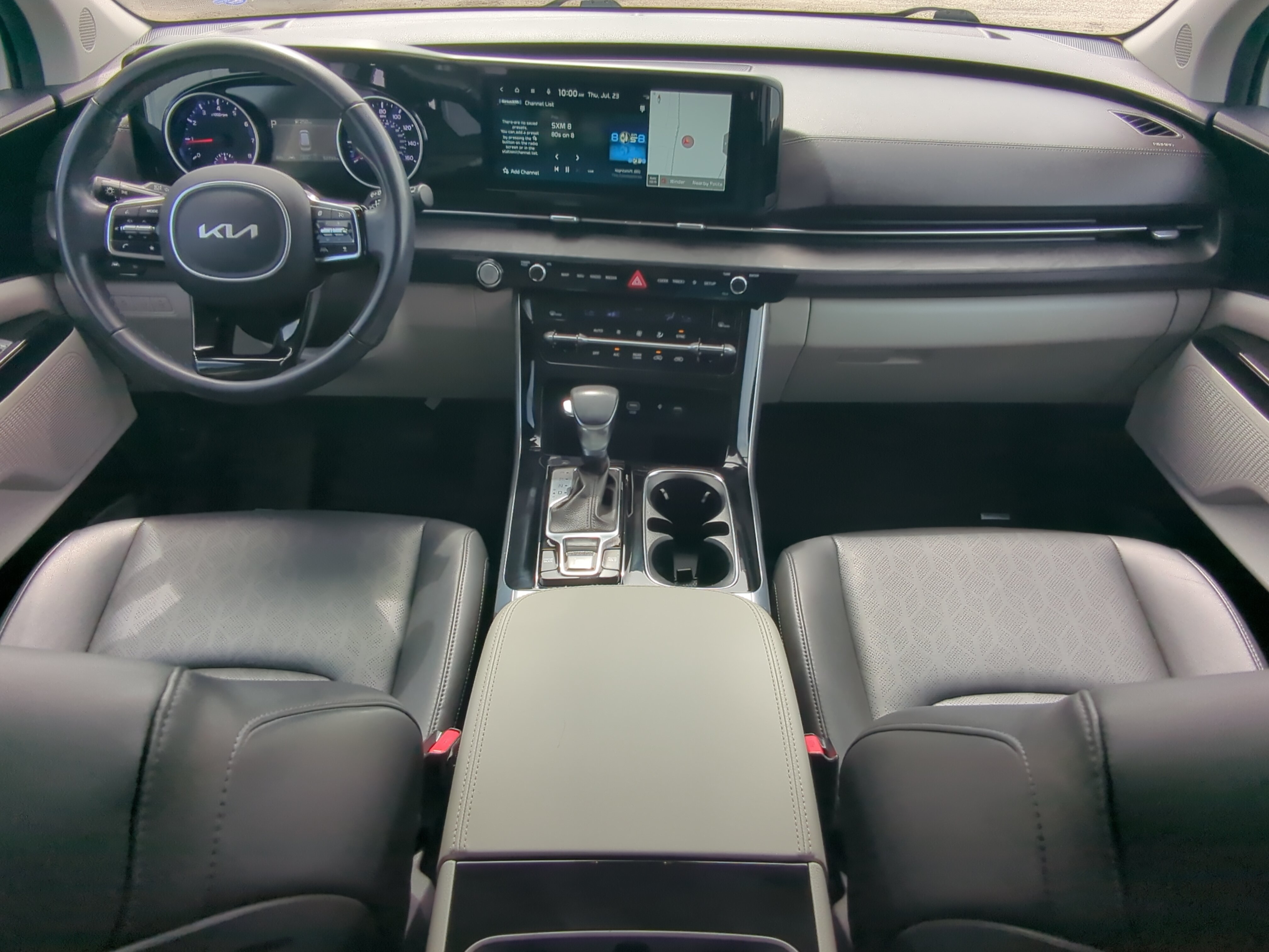 Used 2023 Kia Carnival EX FWD image 13
