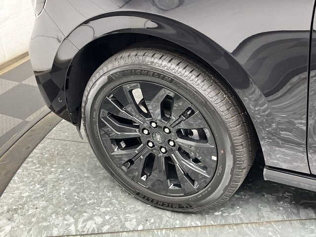 Certified 2025 Ford Expedition Max Platinum w/ Stealth Appearance Package AWD/4WD image 39