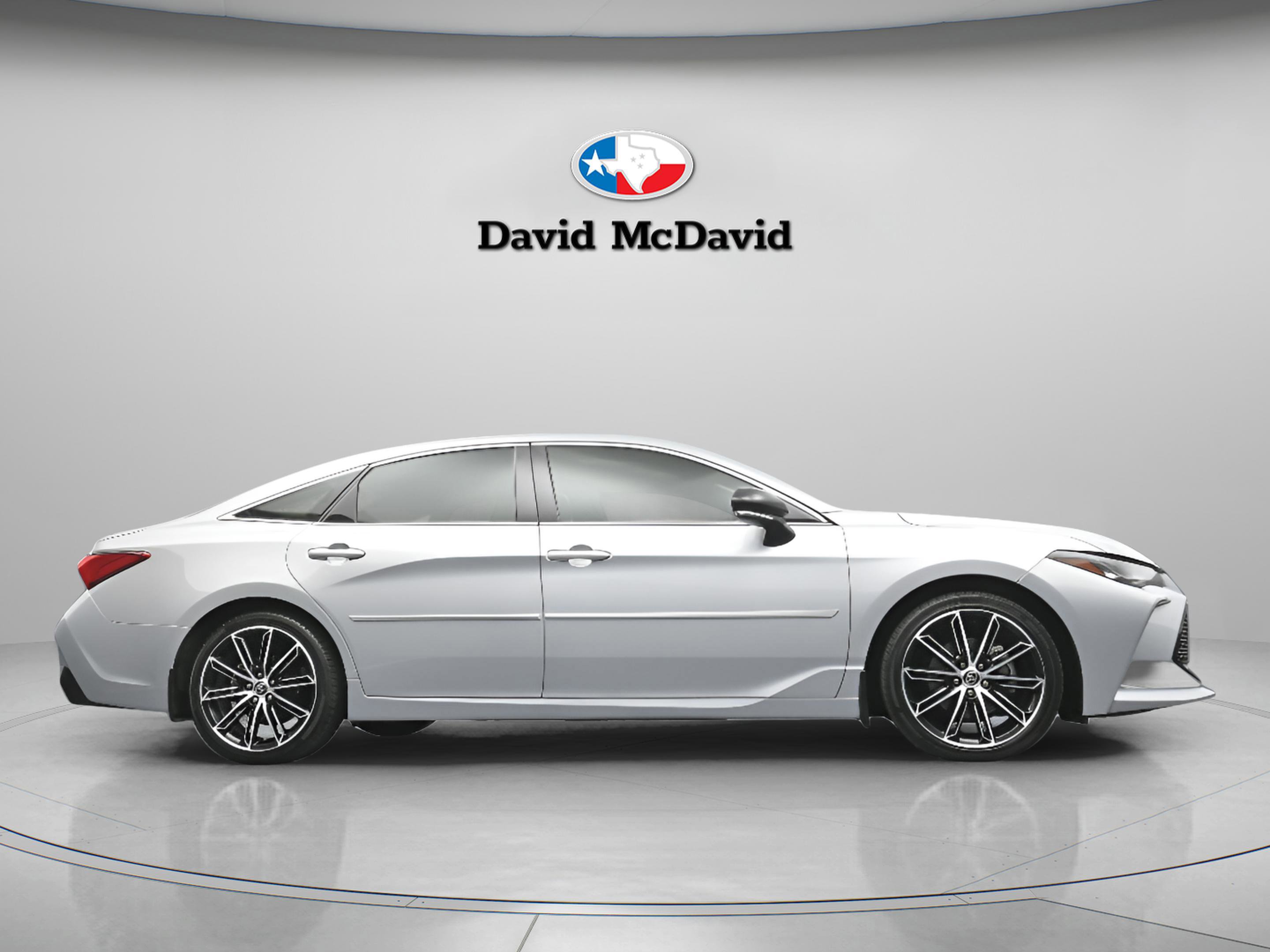 Used 2022 Toyota Avalon Touring image 18