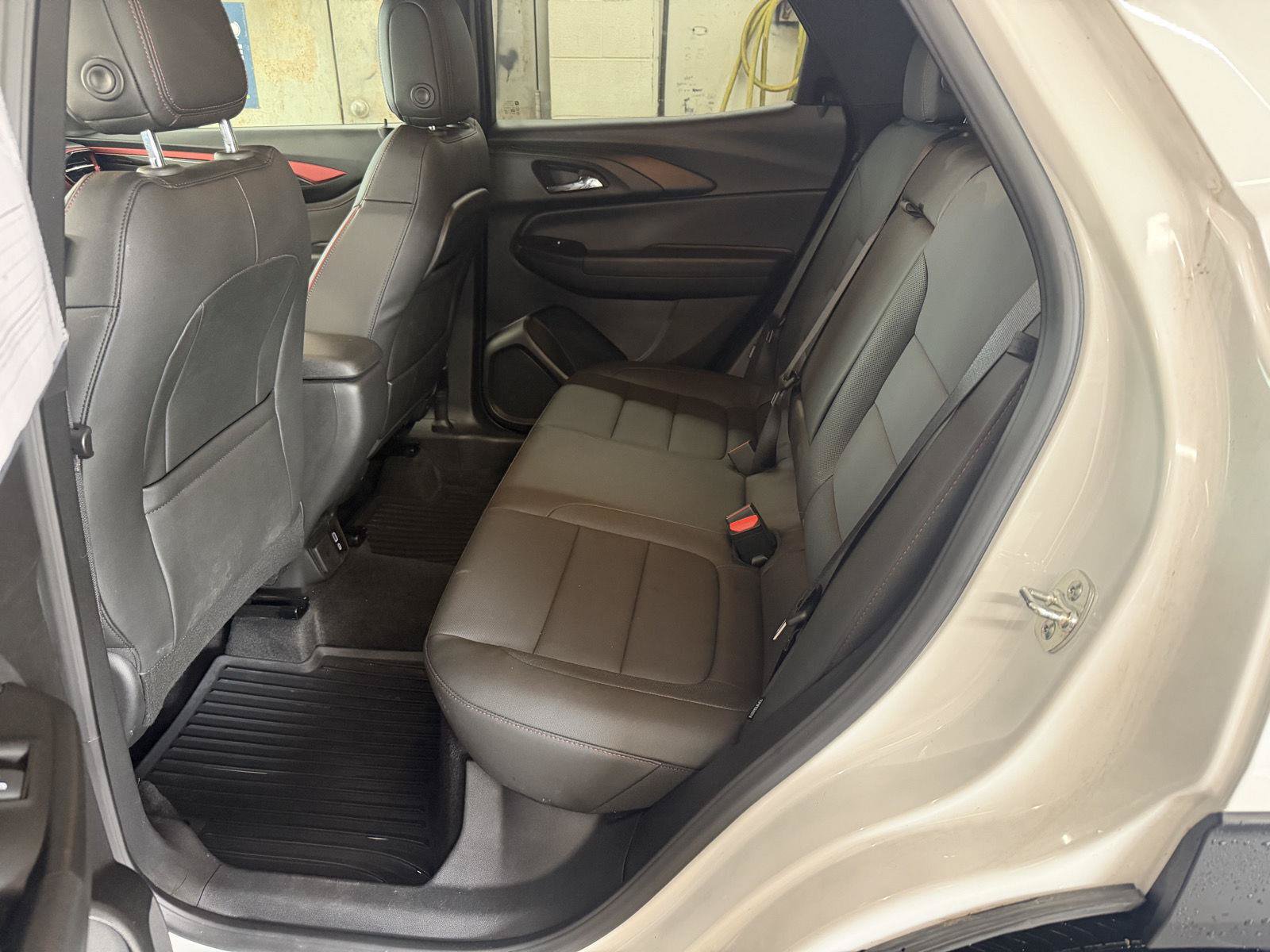 Used 2025 Chevrolet TrailBlazer RS w/ Convenience Package AWD/4WD image 22