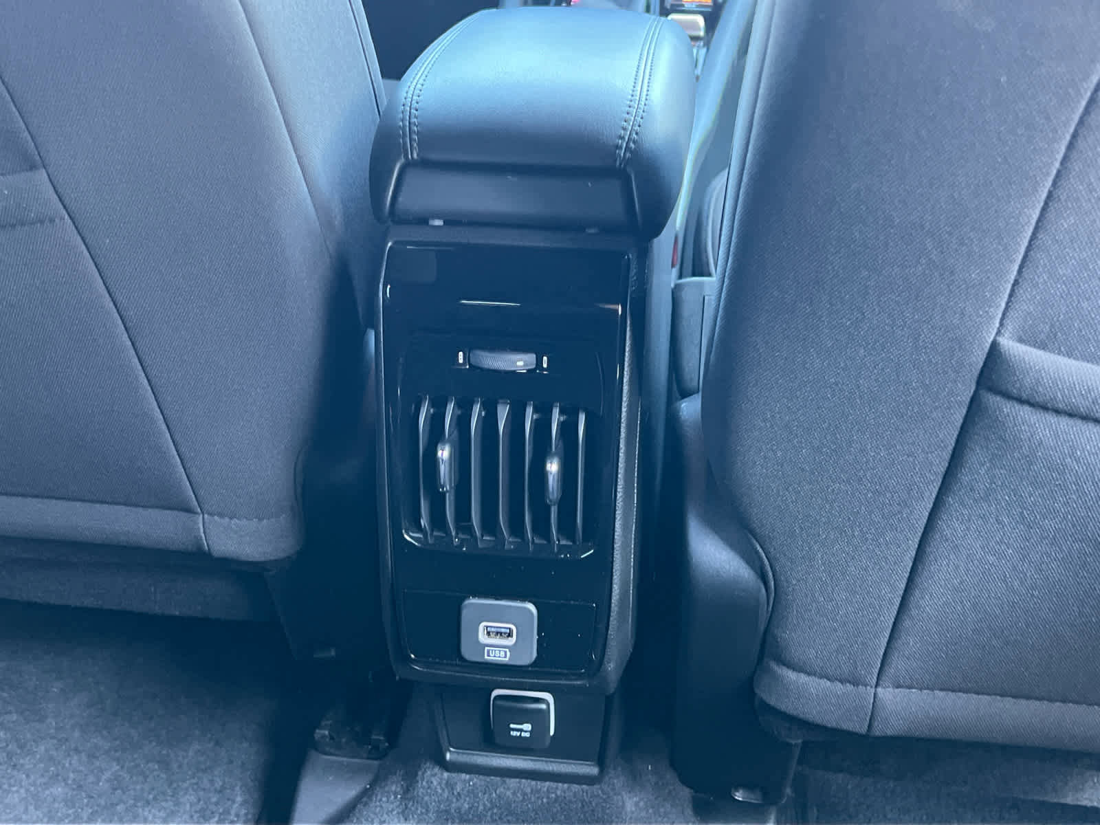 Used 2024 Jeep Compass Sport image 23