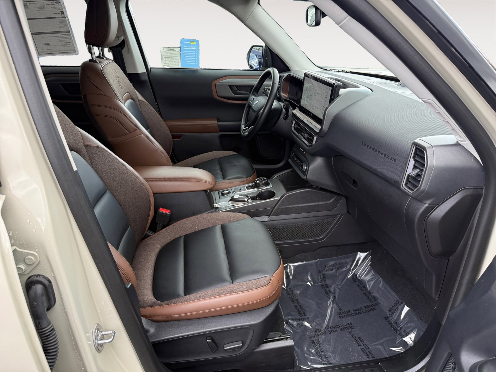 Certified 2025 Ford Bronco Sport Outer Banks w/ Outer Banks Tech Package+ AWD/4WD image 19