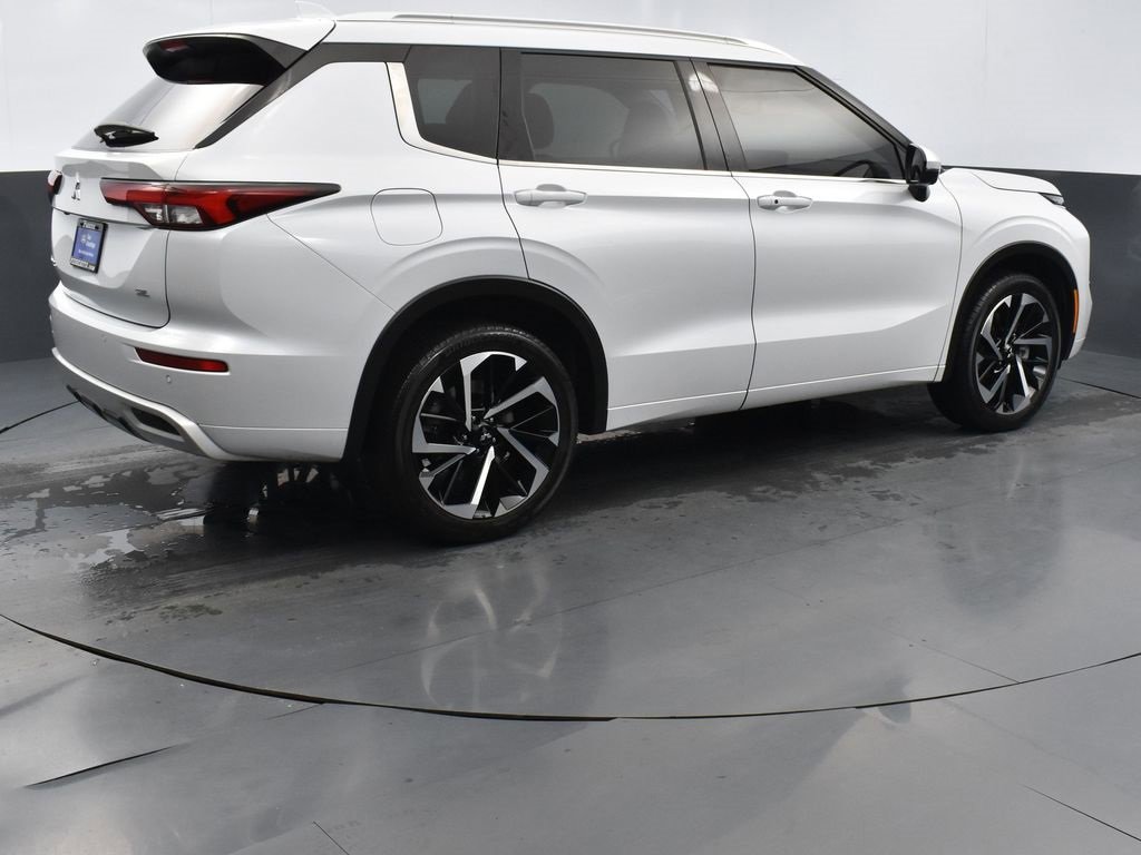 Used 2023 Mitsubishi Outlander SEL image 4