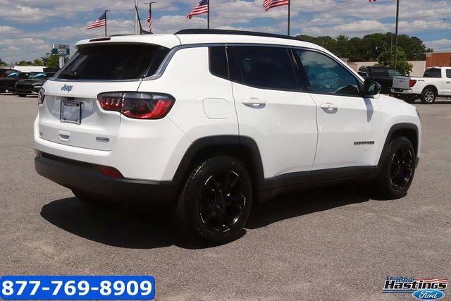 Used 2022 Jeep Compass Latitude w/ Sun and Sound Group FWD image 5