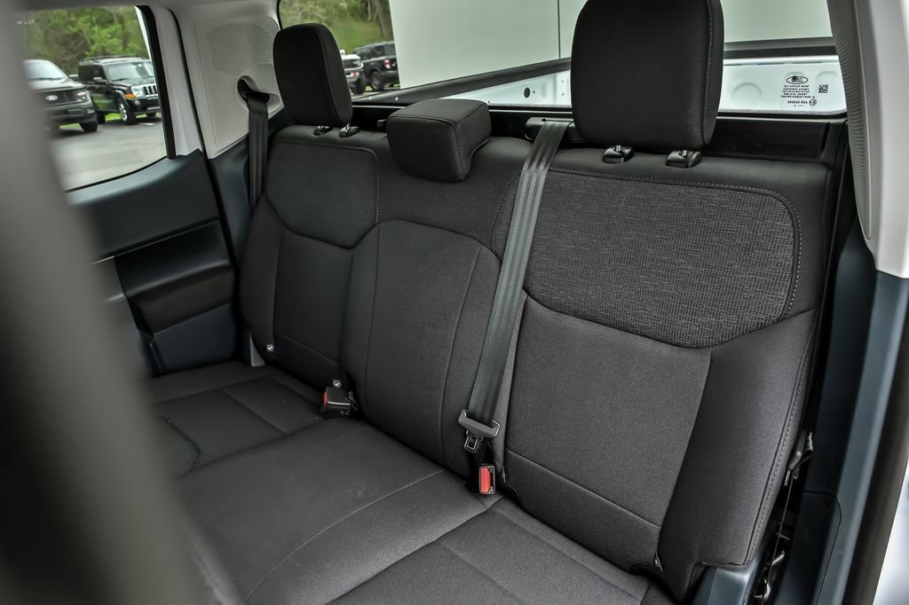 Certified 2025 Ford Maverick XL FWD image 20