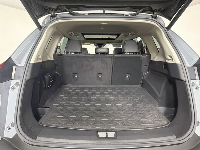 Used 2022 Nissan Rogue Platinum AWD/4WD image 32