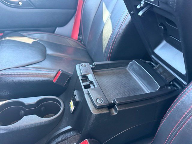 Used 2017 Jeep Wrangler Unlimited Rubicon AWD/4WD image 25