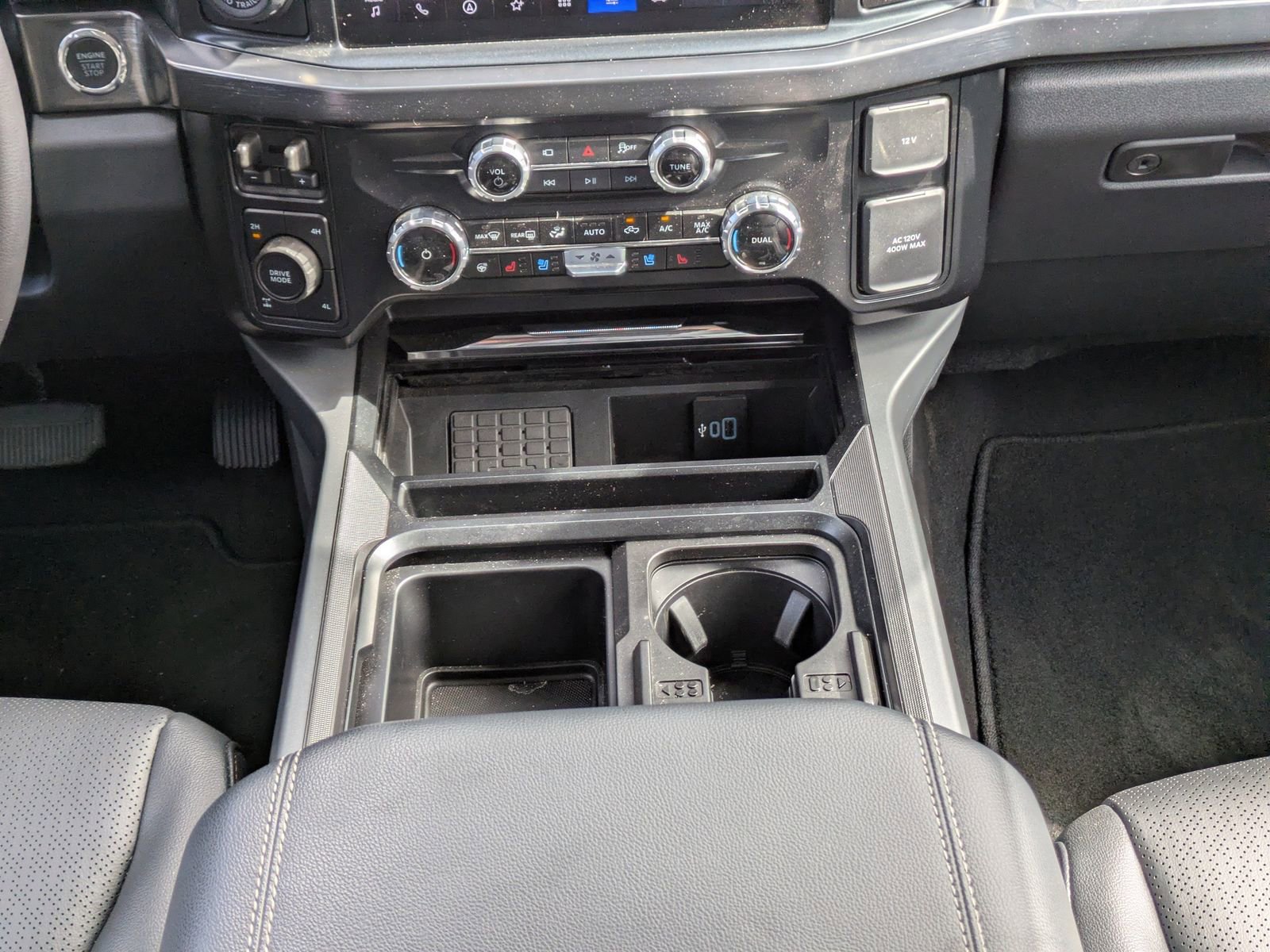 Certified 2026 Ford F250 Lariat w/ Black Appearance Package image 19