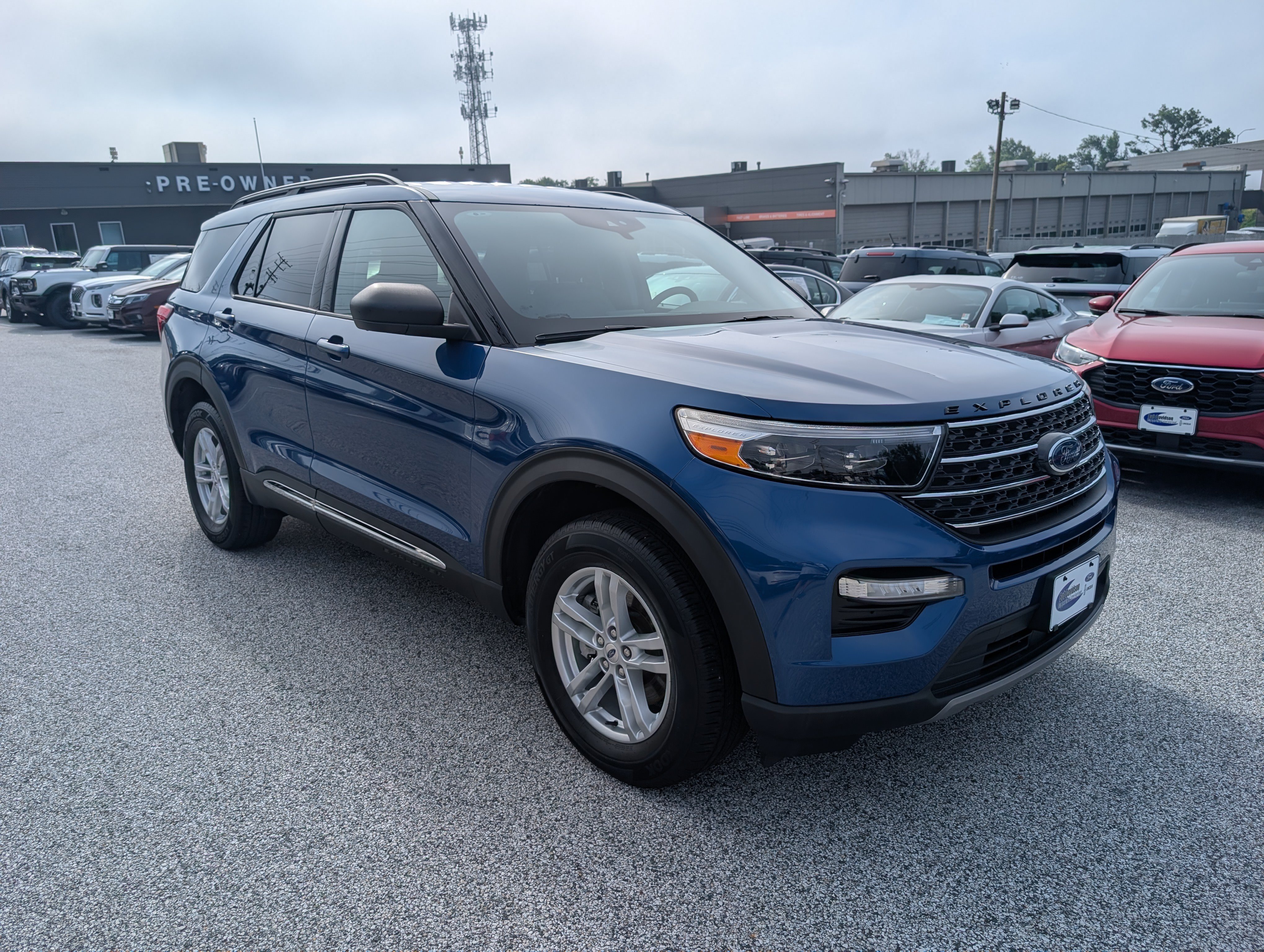 Certified 2023 Ford Explorer XLT w/ Equipment Group 202A AWD/4WD image 9