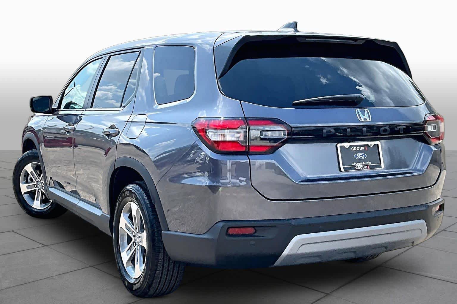 Used 2025 Honda Pilot EX-L image 12
